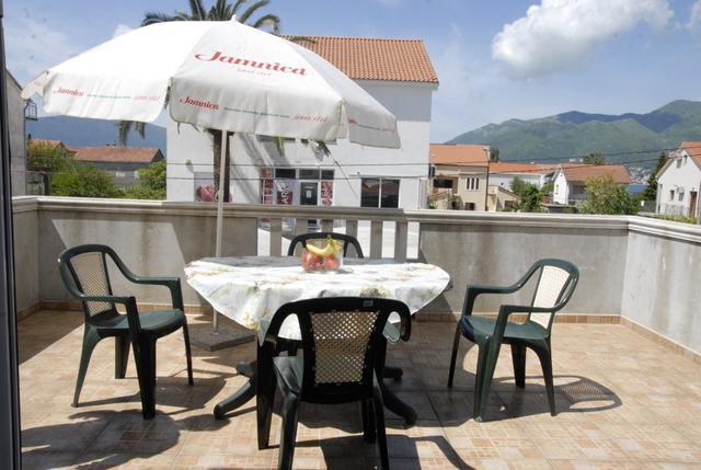 Apartments Dosljak Tivat Exterior foto