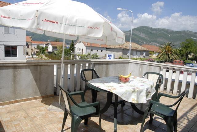 Apartments Dosljak Tivat Exterior foto
