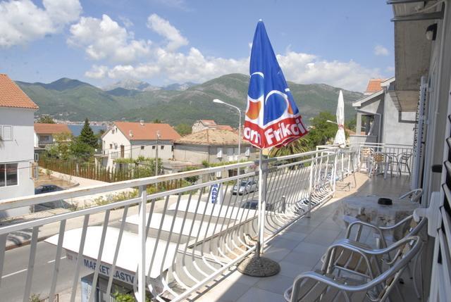 Apartments Dosljak Tivat Exterior foto
