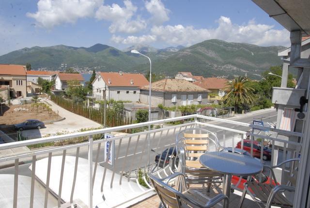 Apartments Dosljak Tivat Exterior foto